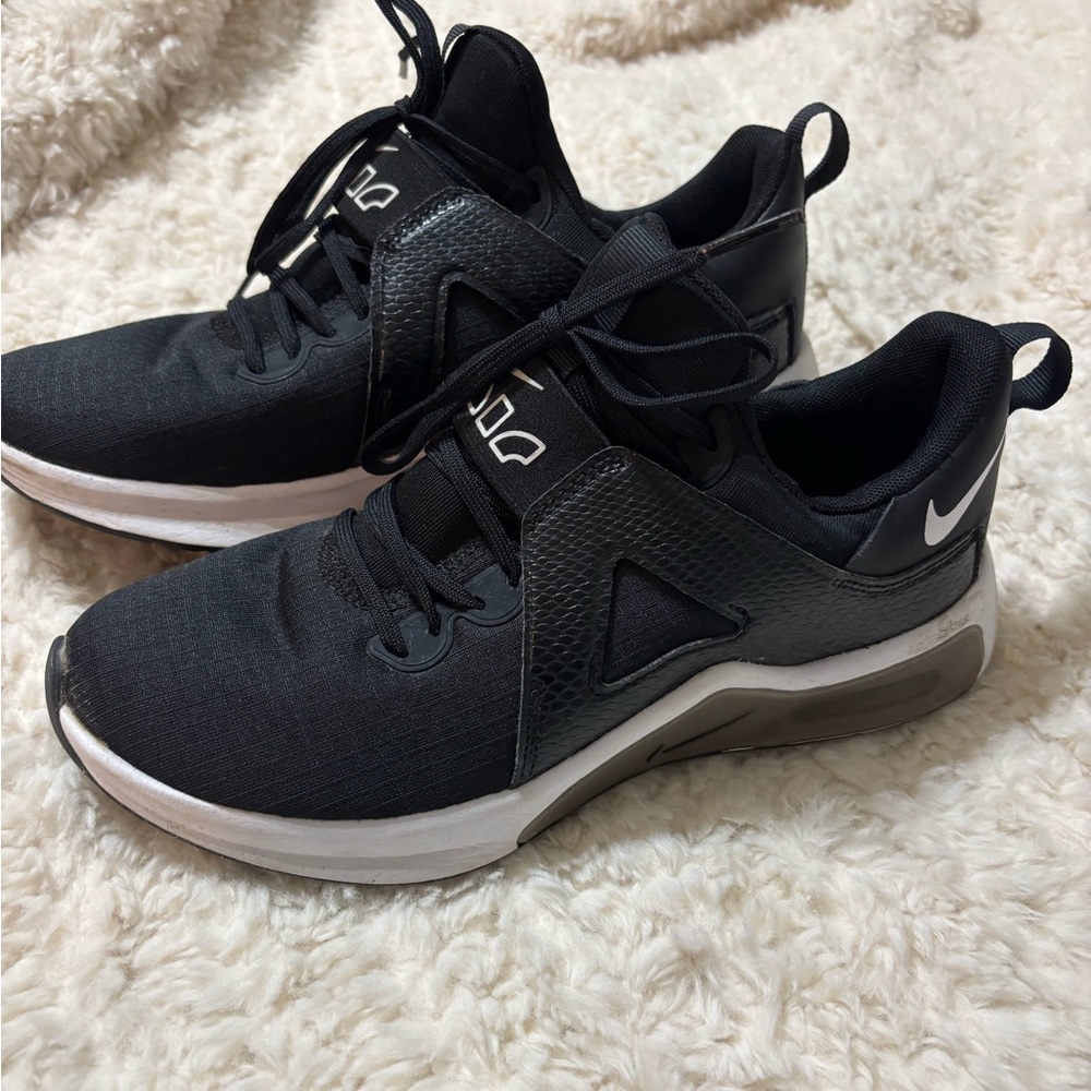 Women’s Nike shoes